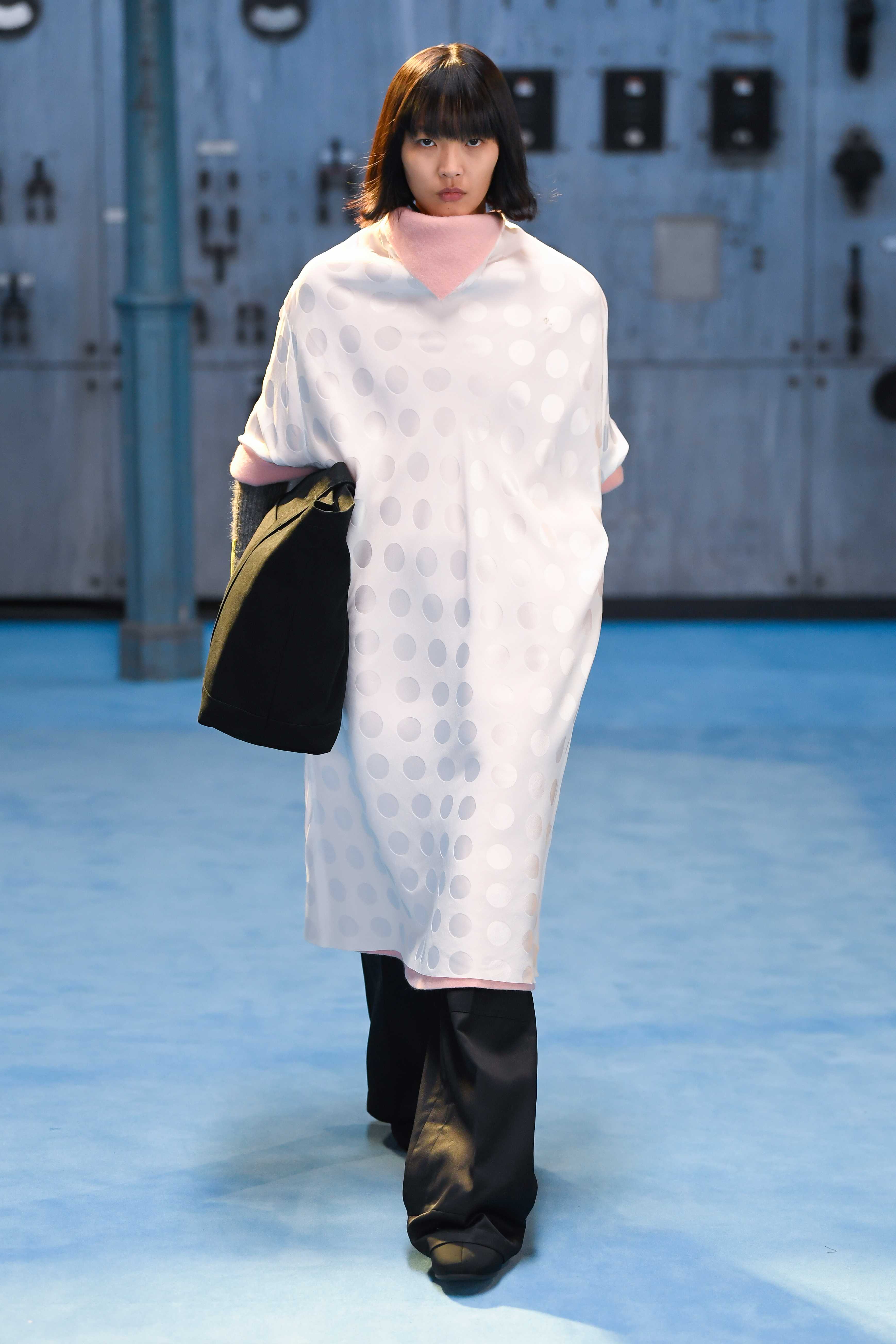 AW2122 LOOK 07