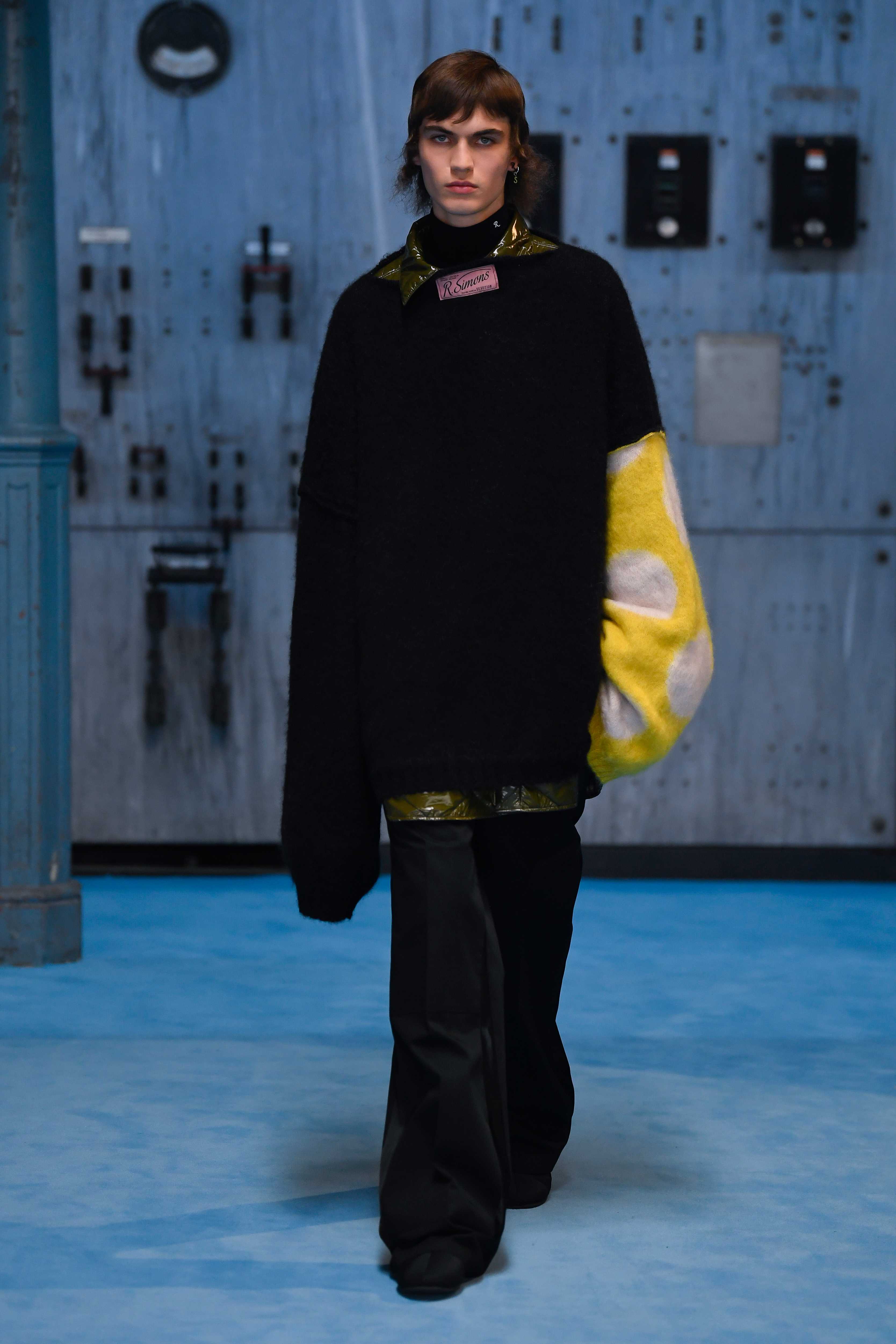 AW2122 LOOK 28