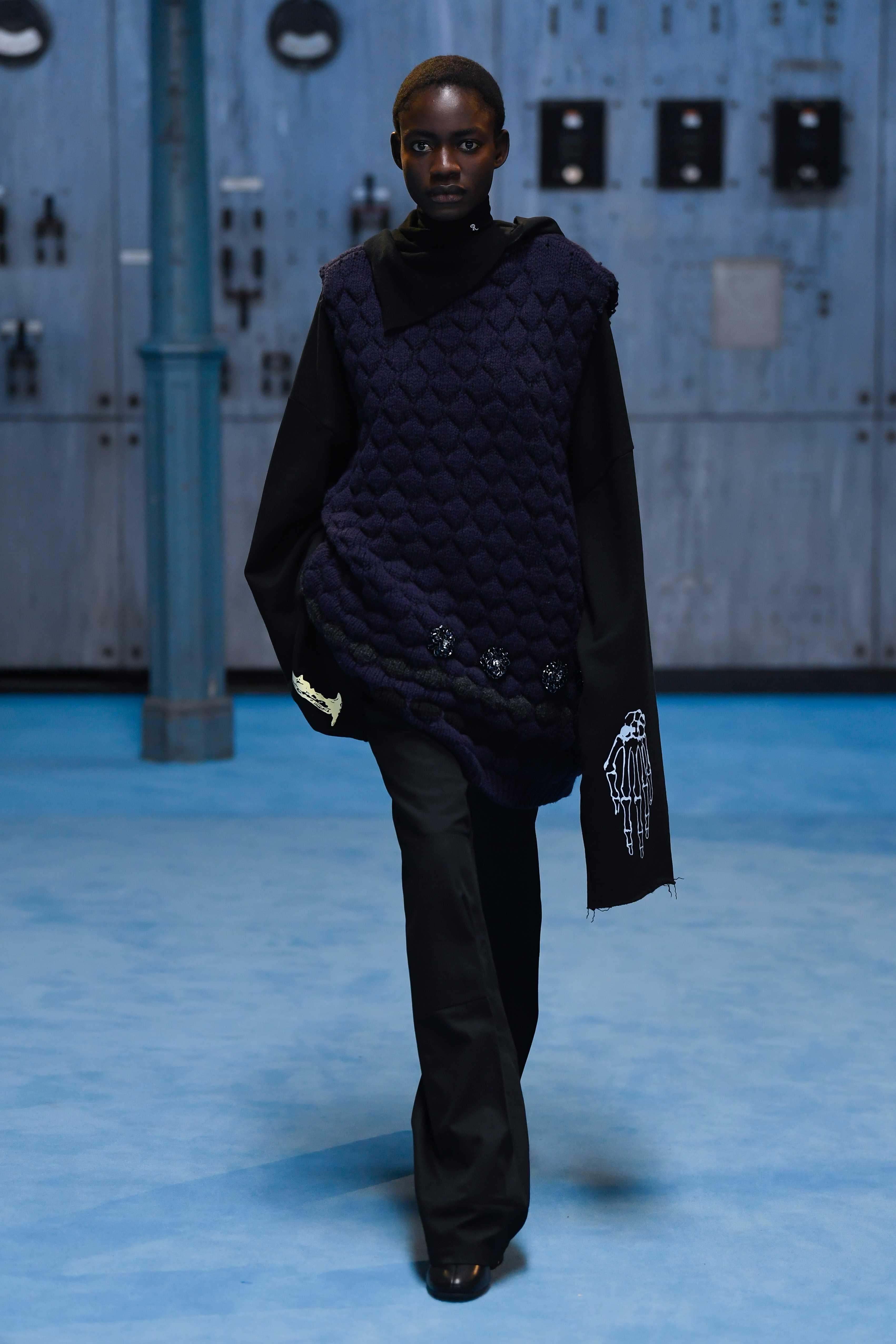 AW2122 LOOK 53