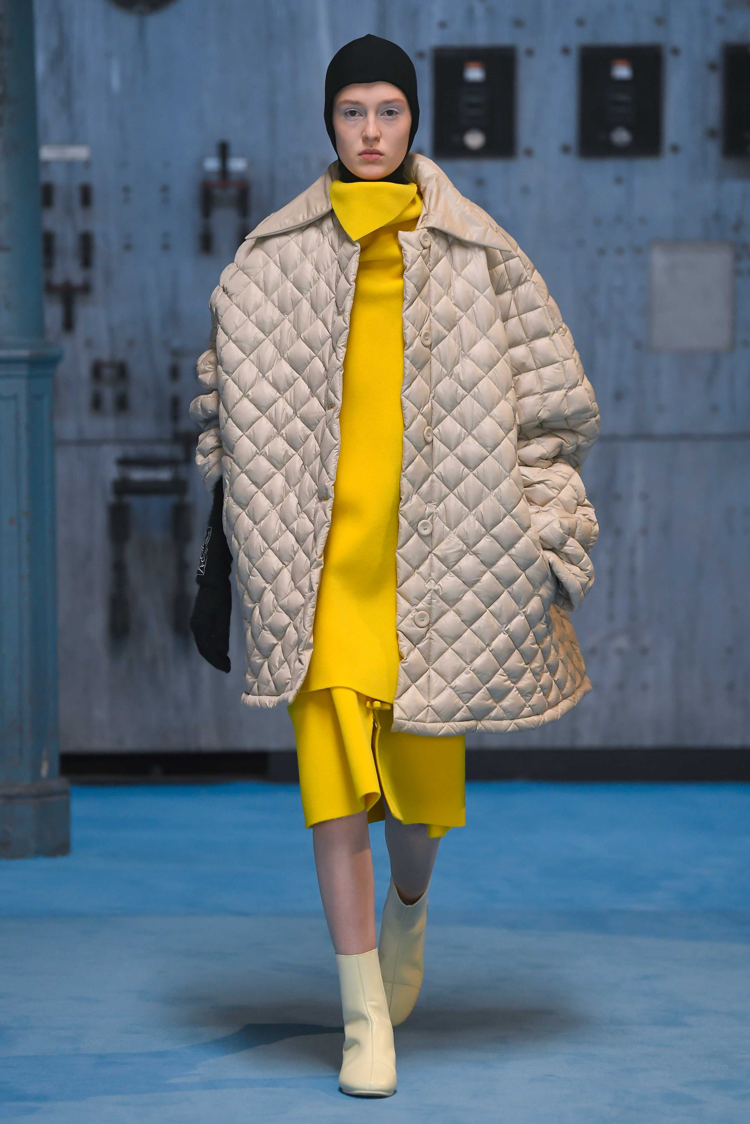 AW2122 LOOK 11