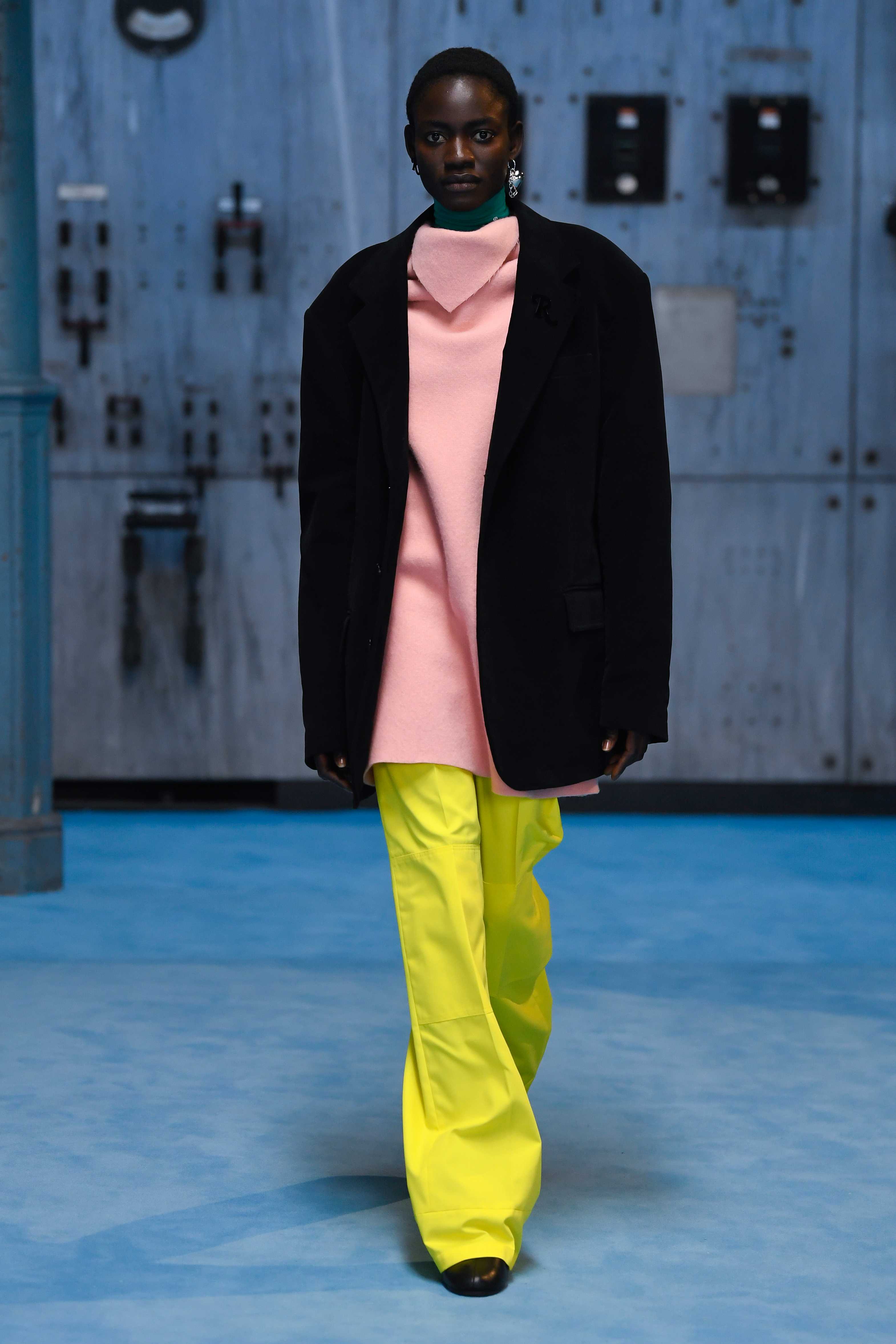 AW2122 LOOK 25
