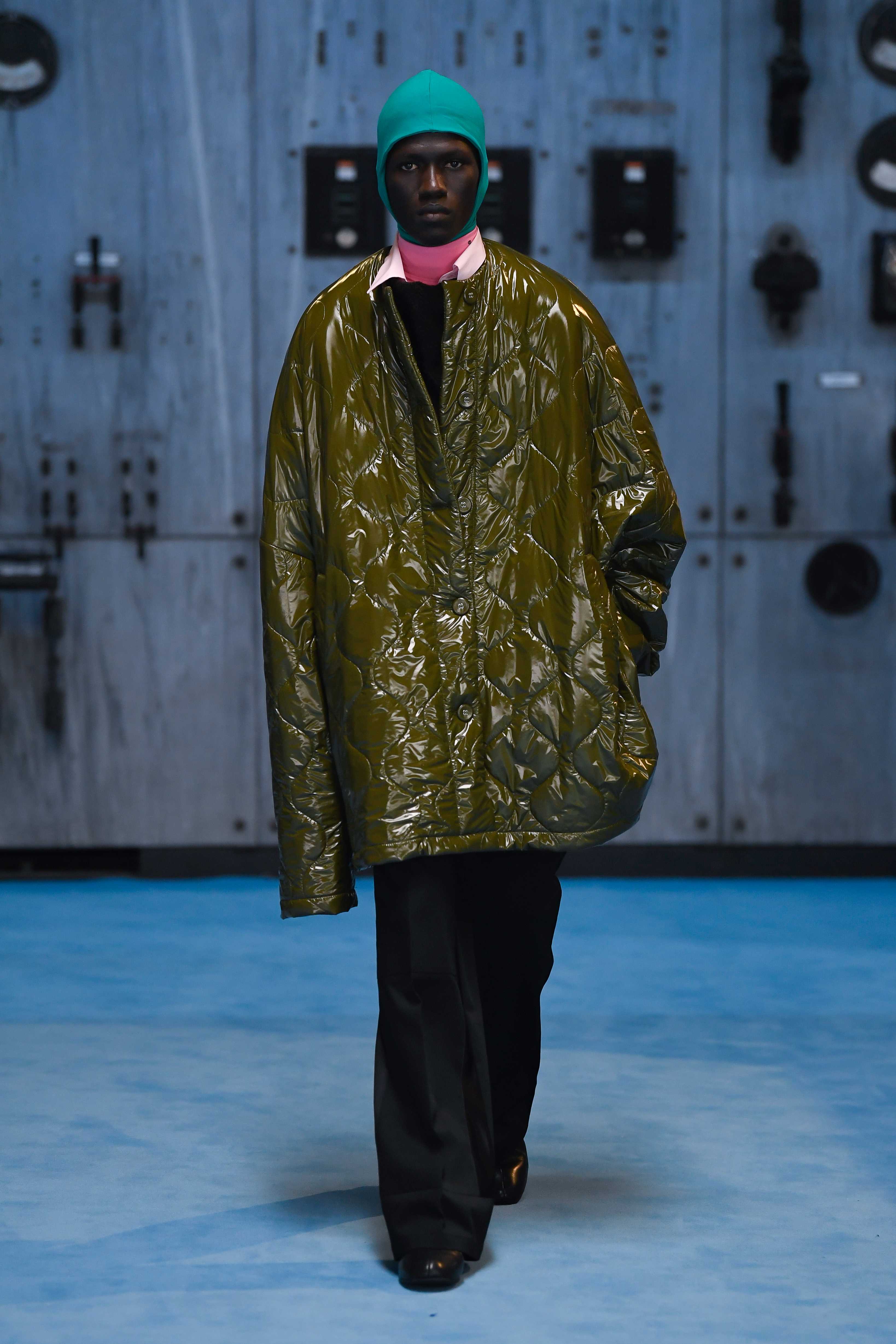 AW2122 LOOK 37